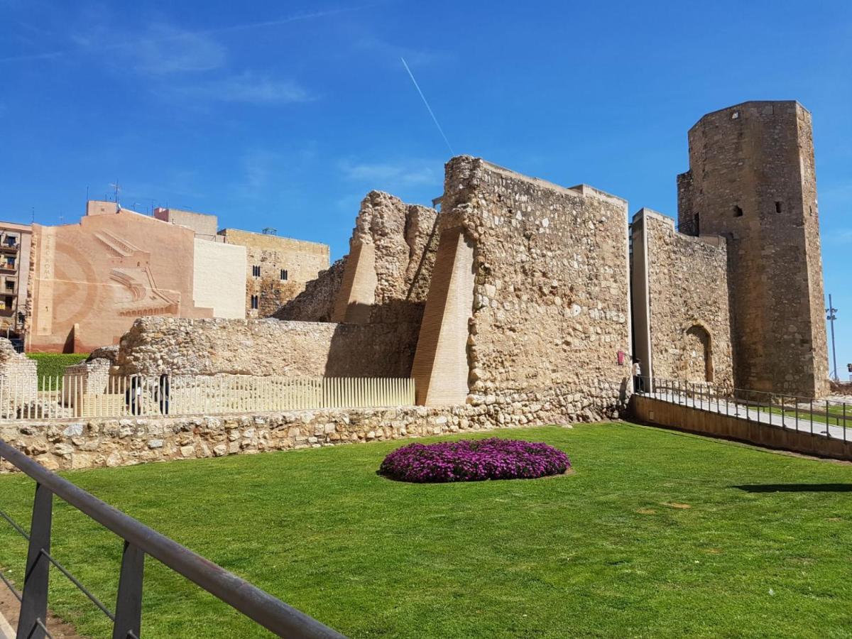 Exceptional Apartment In The Heart Of The City Tarragona Bagian luar foto